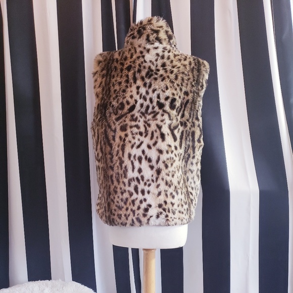 Reversible Leopard and Black Vest Jacket - Picture 5 of 8